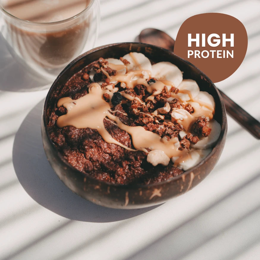 BREKKY Protein Choco Framboos Smoothie Bowl aangericht